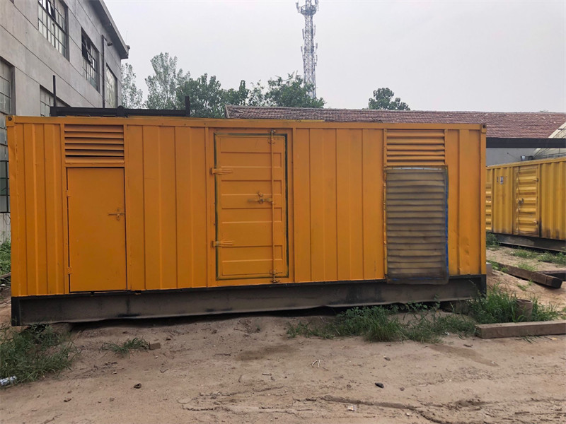 福田发电机出租进行负载测试时，电瓶电量不足的具体判断标准是什么？